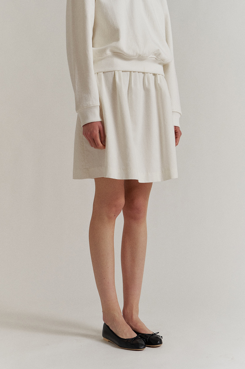[REORDER] Vase Skirt in White (3/28일 순차배송)
