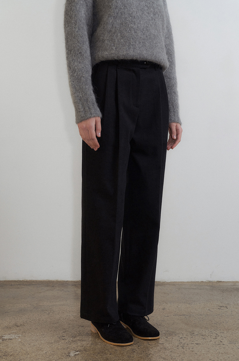 Abby Chino Pants in Black